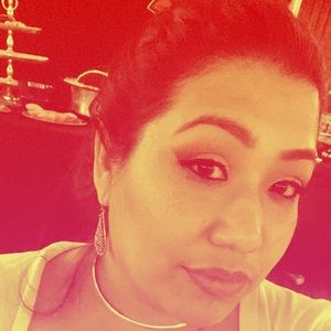 Meet your Posher, Lorena